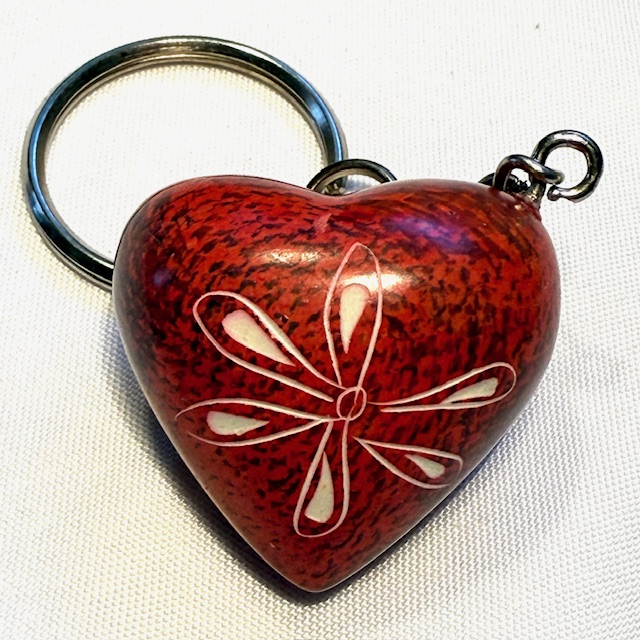 Key ring - Heart - Red IMG_4108